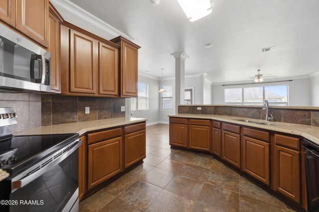 100 Bristow Bayou Road, Broussard, LA 70518