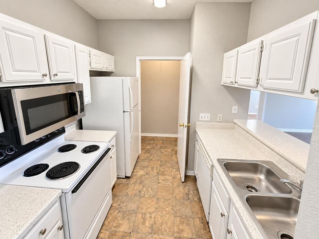 12166 Metric BLVD 3010, Austin, TX 78758