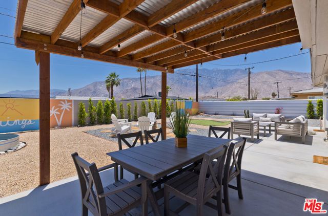 375 W Sunview Avenue, Palm Springs, CA 92262