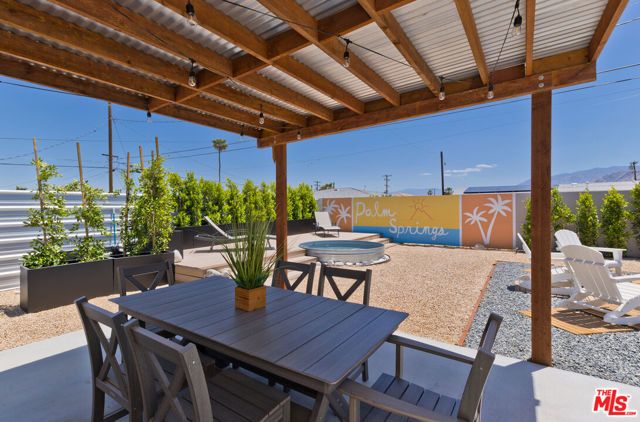 375 W Sunview Avenue, Palm Springs, CA 92262