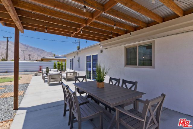 375 W Sunview Avenue, Palm Springs, CA 92262
