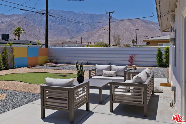 375 W Sunview Avenue, Palm Springs, CA 92262