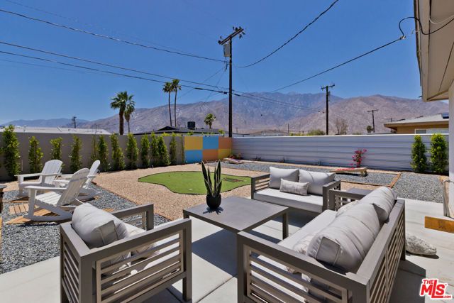 375 W Sunview Avenue, Palm Springs, CA 92262