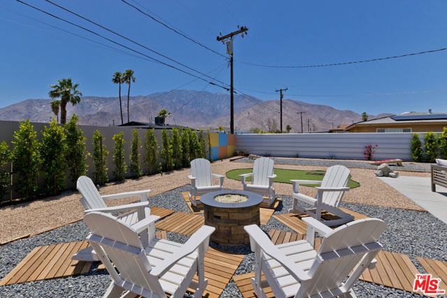 375 W Sunview Avenue, Palm Springs, CA 92262