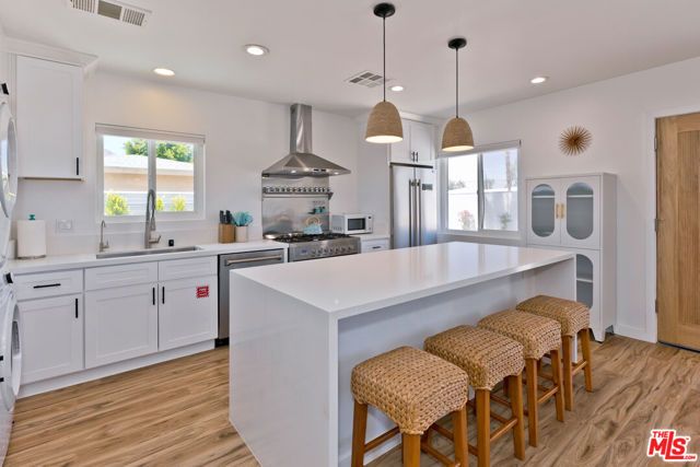 375 W Sunview Avenue, Palm Springs, CA 92262