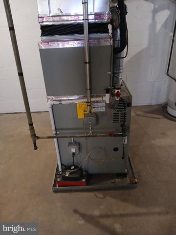 3814 LOCHEARN DR, Baltimore, MD 21207