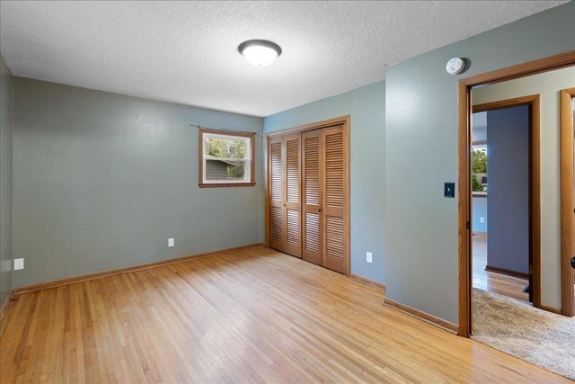 6101 Oak Circle, North Branch, MN 55056