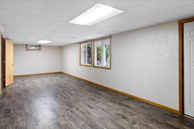 6101 Oak Circle, North Branch, MN 55056