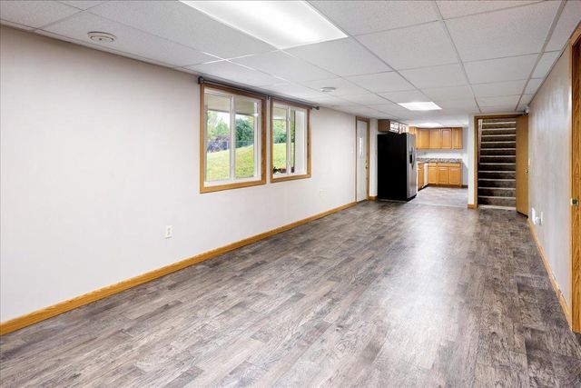 6101 Oak Circle, North Branch, MN 55056