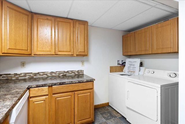 6101 Oak Circle, North Branch, MN 55056