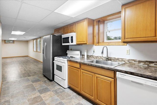 6101 Oak Circle, North Branch, MN 55056