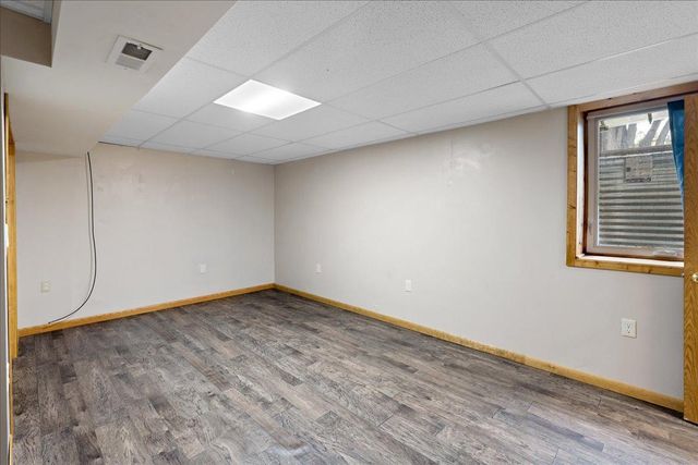 6101 Oak Circle, North Branch, MN 55056