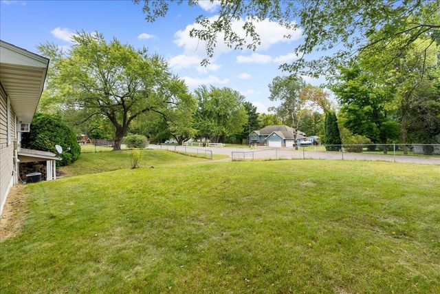 6101 Oak Circle, North Branch, MN 55056