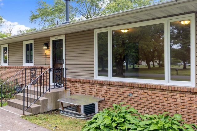 6101 Oak Circle, North Branch, MN 55056