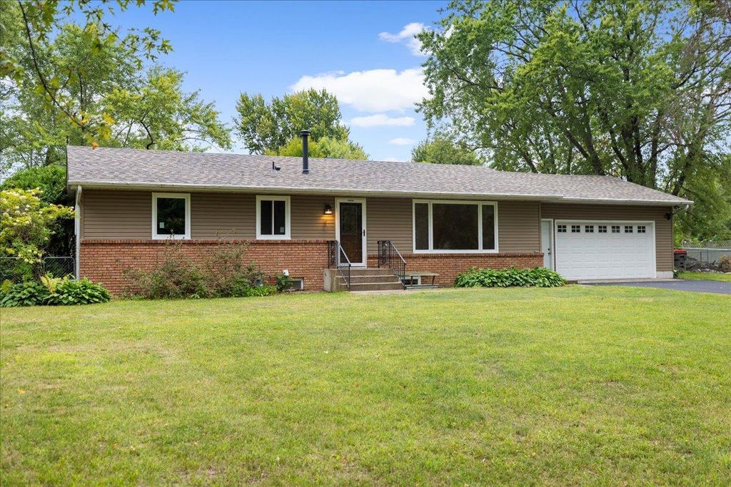 6101 Oak Circle, North Branch, MN 55056