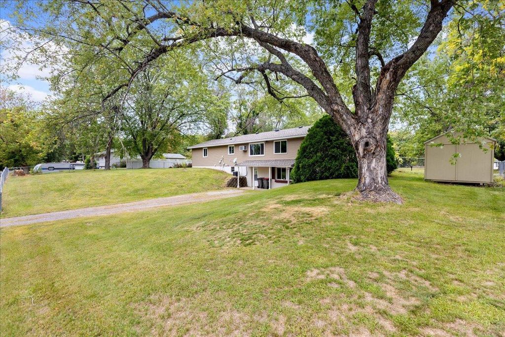 6101 Oak Circle, North Branch, MN 55056 — photo 4