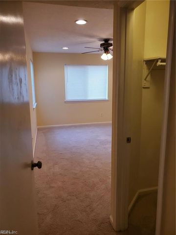 282 Nantucket PL, Newport News, VA 23606