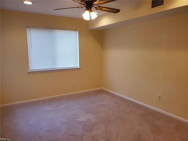 282 Nantucket PL, Newport News, VA 23606