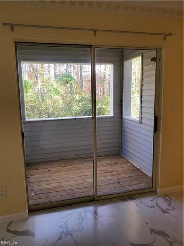 282 Nantucket PL, Newport News, VA 23606