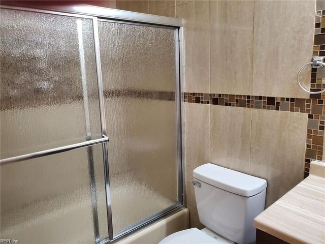 282 Nantucket PL, Newport News, VA 23606