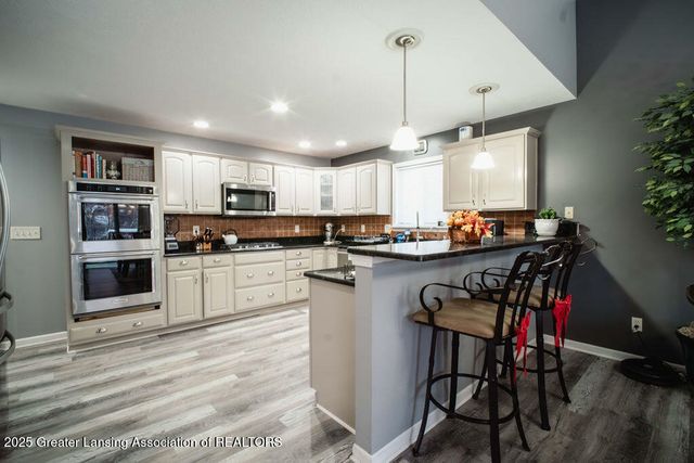 5323 Mirage Circle, Dimondale, MI 48821