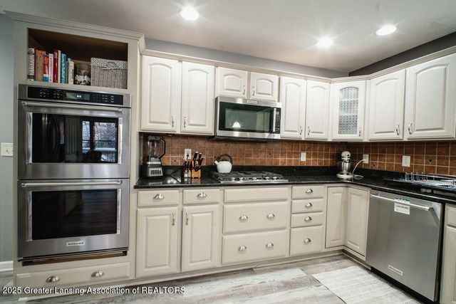 5323 Mirage Circle, Dimondale, MI 48821