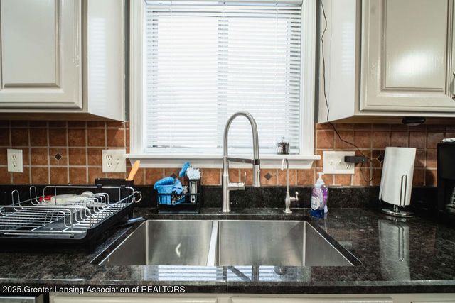 5323 Mirage Circle, Dimondale, MI 48821