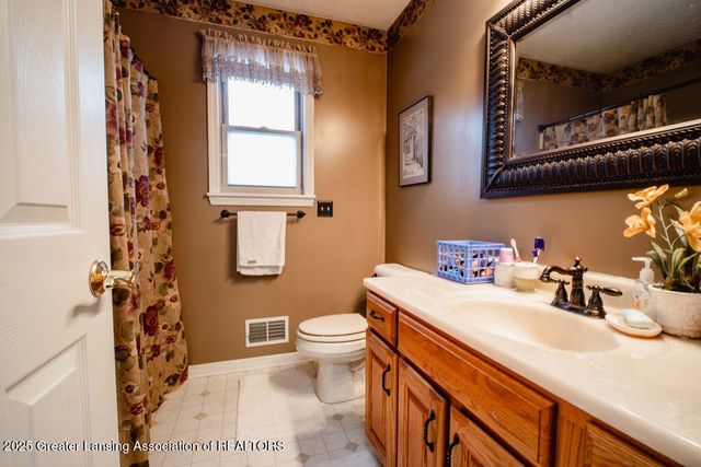 5323 Mirage Circle, Dimondale, MI 48821