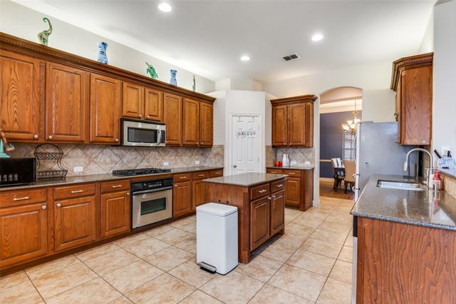 4308 Old Grove Drive, Mansfield, TX 76063