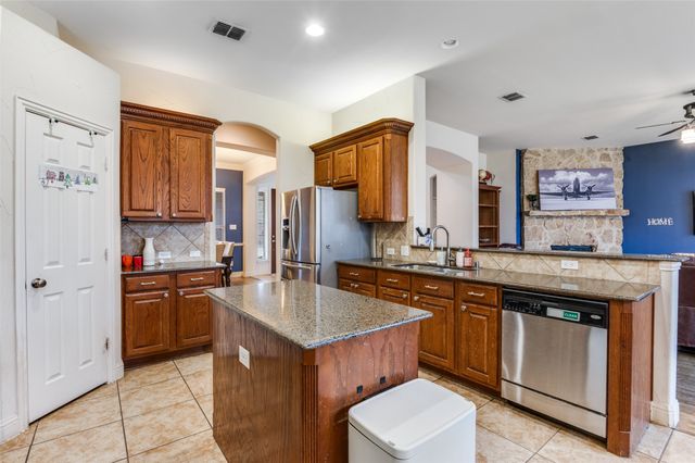 4308 Old Grove Drive, Mansfield, TX 76063