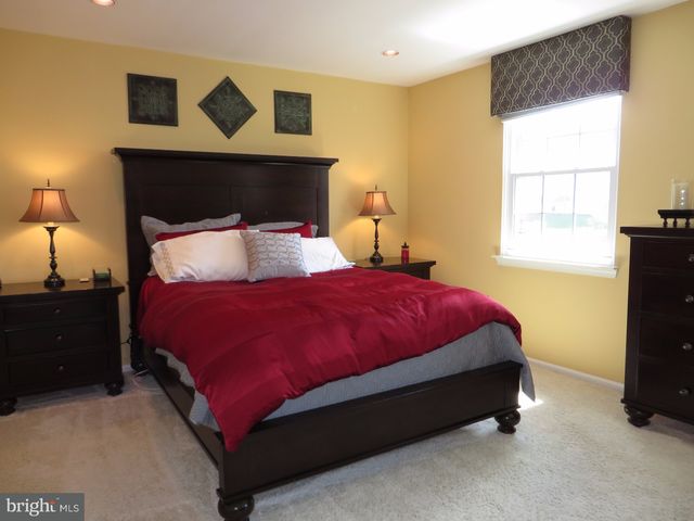 208 RED HAVEN DR, North Wales, PA 19454