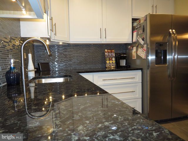 208 RED HAVEN DR, North Wales, PA 19454