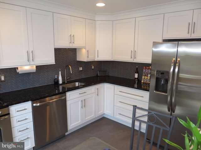 208 RED HAVEN DR, North Wales, PA 19454