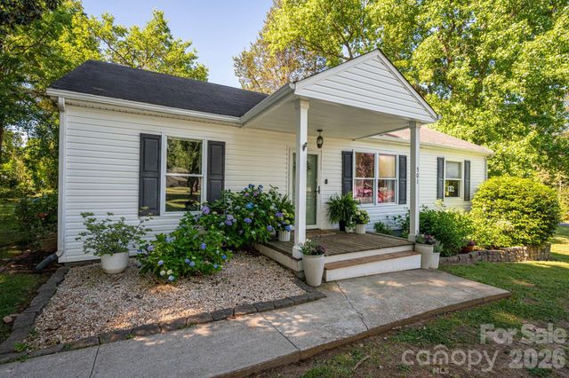 501 S 6th Street, Bessemer City, NC 28016