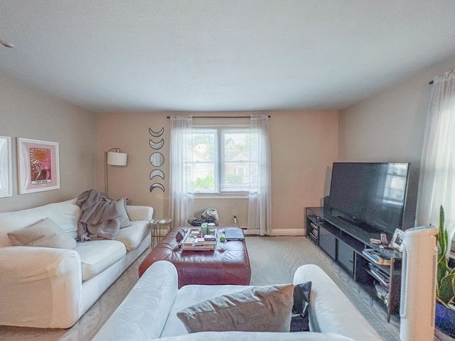 18 Germain Ave 3, Quincy, MA 02169