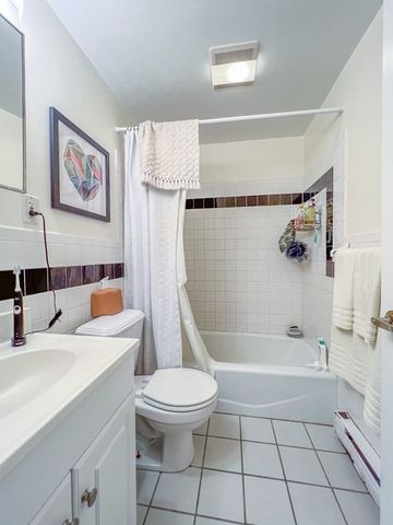 18 Germain Ave 3, Quincy, MA 02169