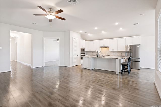 466 FOXTAIL VALLEY, Cibolo, TX 78108