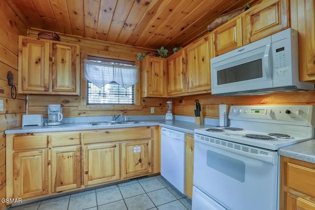 2131 Windy Lane, Sevierville, TN 37876