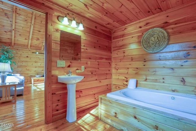 2131 Windy Lane, Sevierville, TN 37876