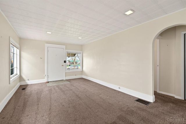 704 Seventeenth Avenue, Middletown, OH 45044