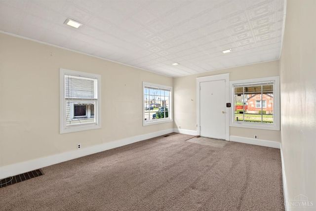 704 Seventeenth Avenue, Middletown, OH 45044