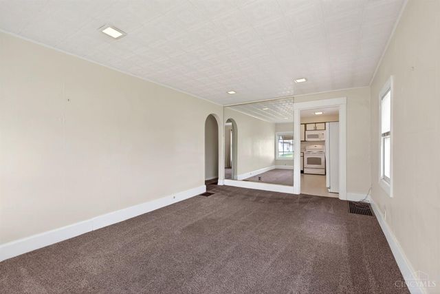 704 Seventeenth Avenue, Middletown, OH 45044