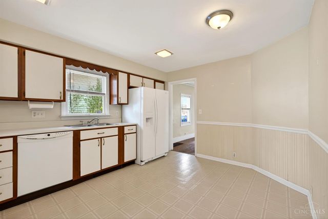 704 Seventeenth Avenue, Middletown, OH 45044