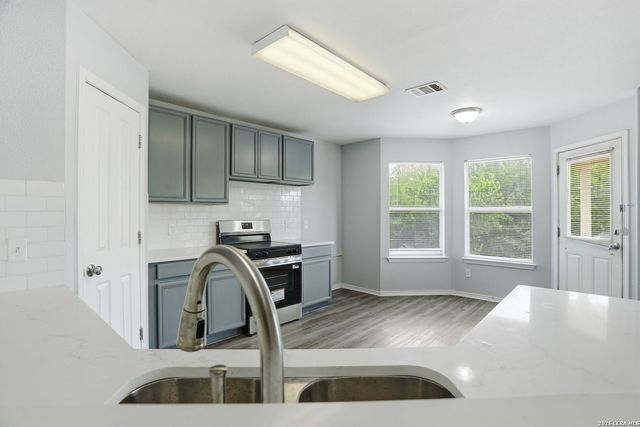 5146 FOUNTAIN HL, San Antonio, TX 78244