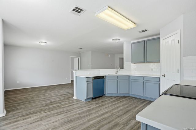 5146 FOUNTAIN HL, San Antonio, TX 78244