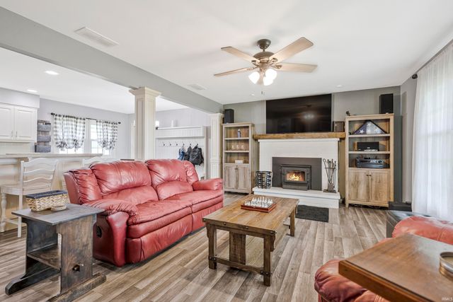 7688 Vann Road, Newburgh, IN 47630