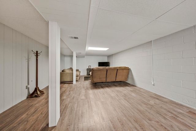 7688 Vann Road, Newburgh, IN 47630