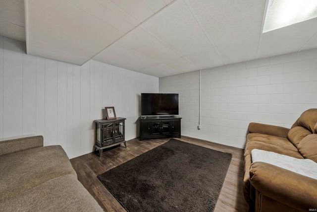 7688 Vann Road, Newburgh, IN 47630