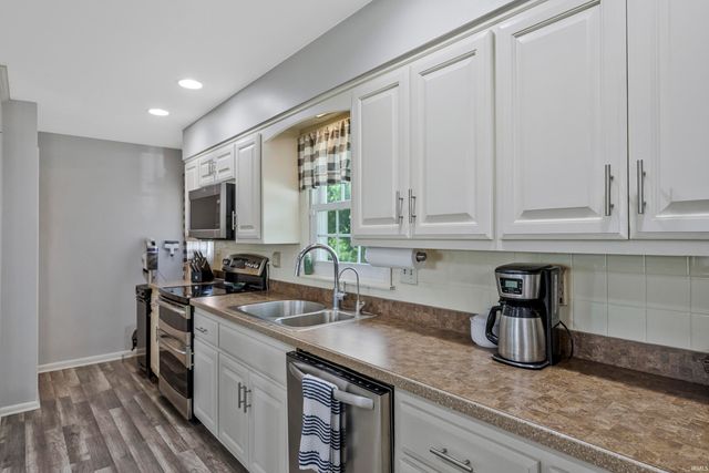 7688 Vann Road, Newburgh, IN 47630