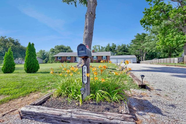 7688 Vann Road, Newburgh, IN 47630